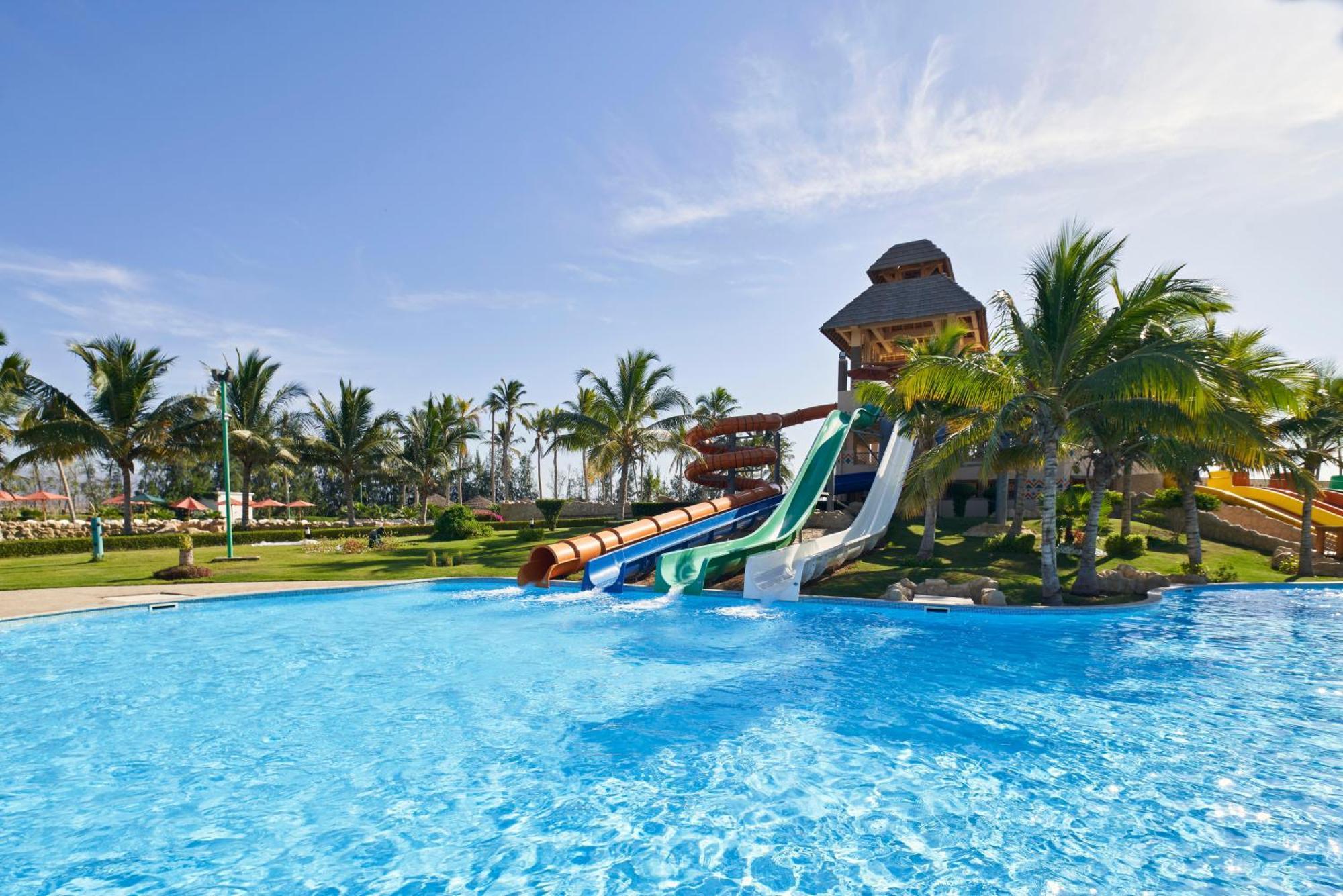 法纳尔酒店及公寓 塞拉莱 外观 照片 Water park