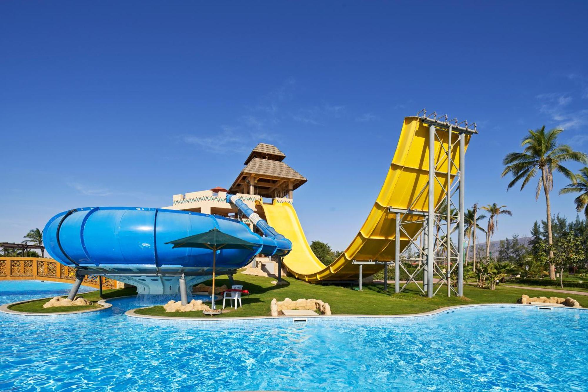 法纳尔酒店及公寓 塞拉莱 外观 照片 Aqua Park